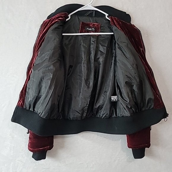 Rue 21 Burgundy Velvet Bomber Jacket Junior Size Small Winter Velor Coat - Picture 7 of 12